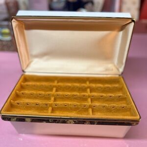 vintage Mele & Co. travel jewelry box